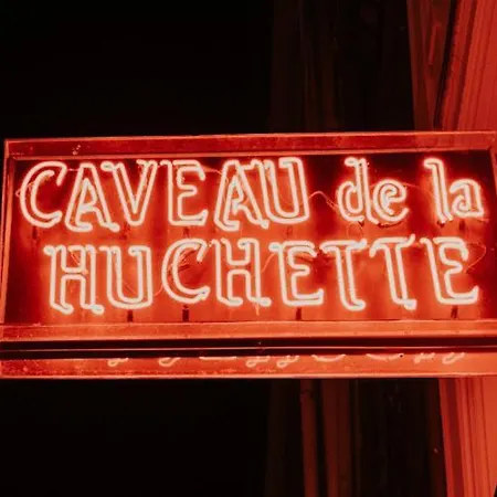 Lägenhet Near Notredame