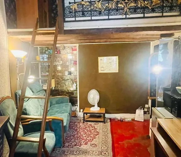 Near Notredame Paris